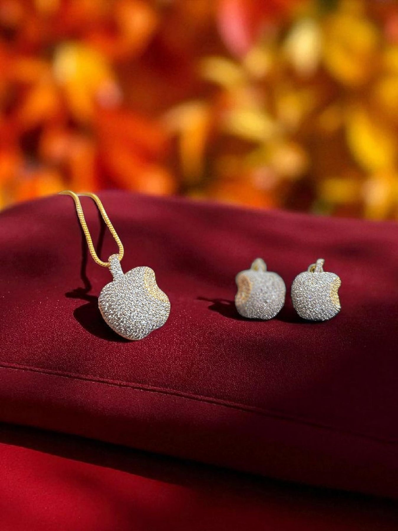 Apple Diamond set