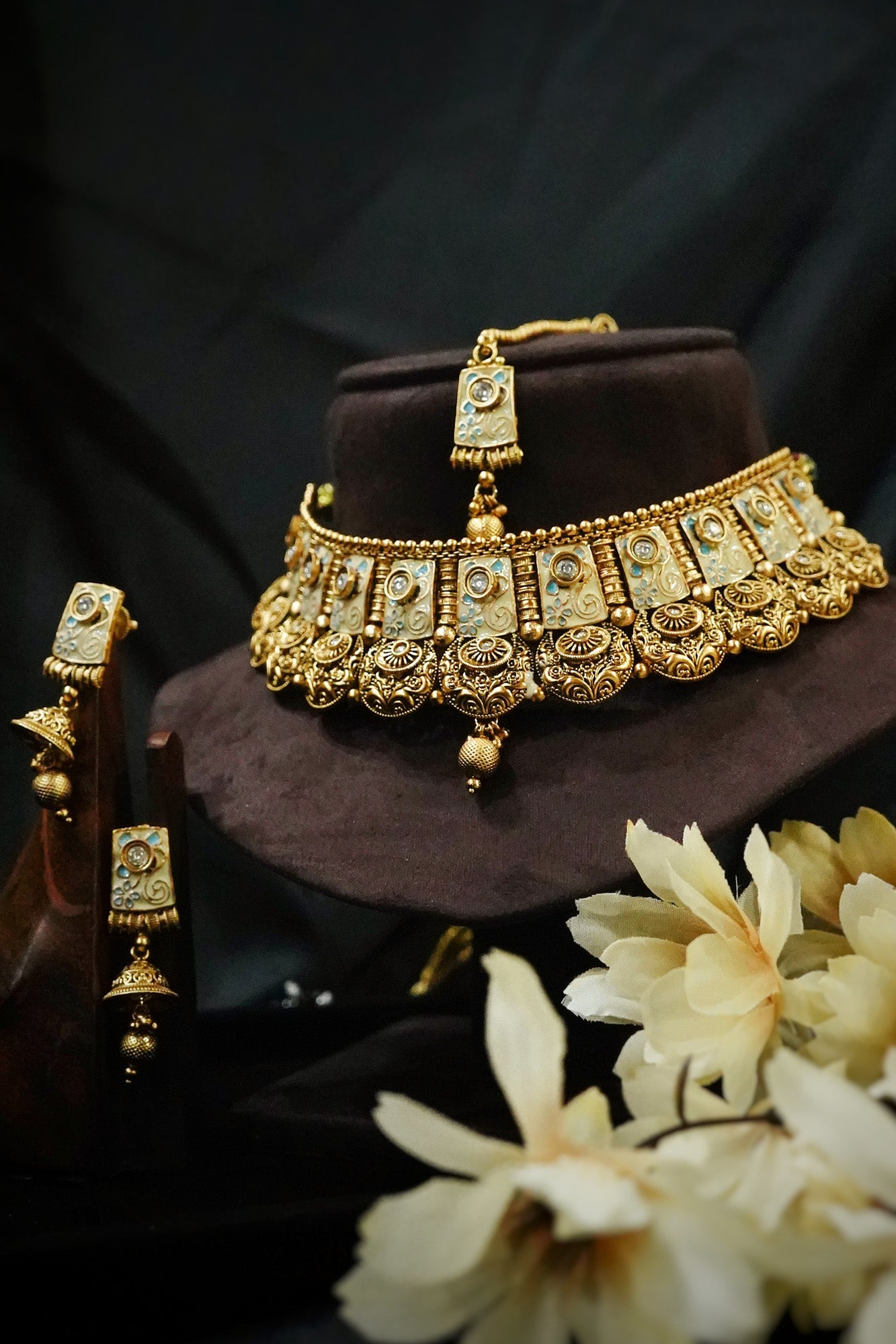 Mable Chand Necklace Set - Chaandi Rivaaz
