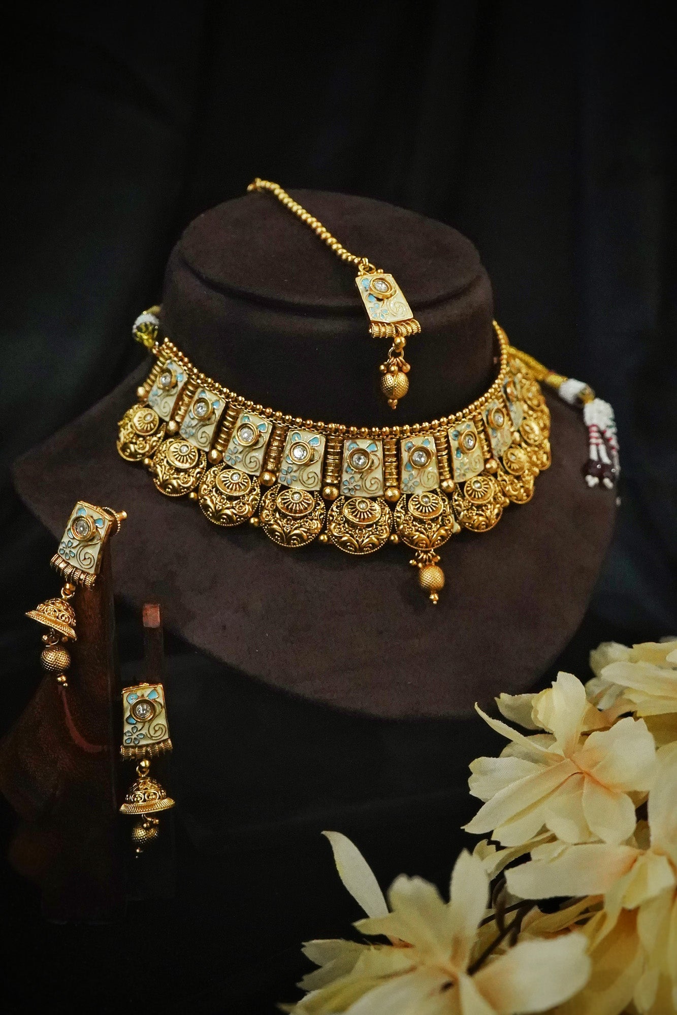 Mable Chand Necklace Set - Chaandi Rivaaz