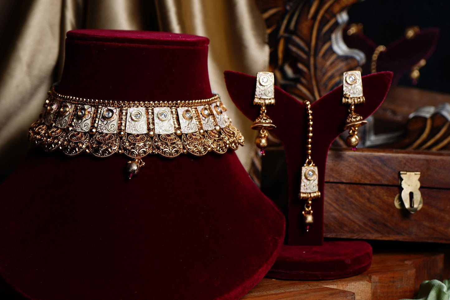 Mable Chand Necklace Set - Chaandi Rivaaz