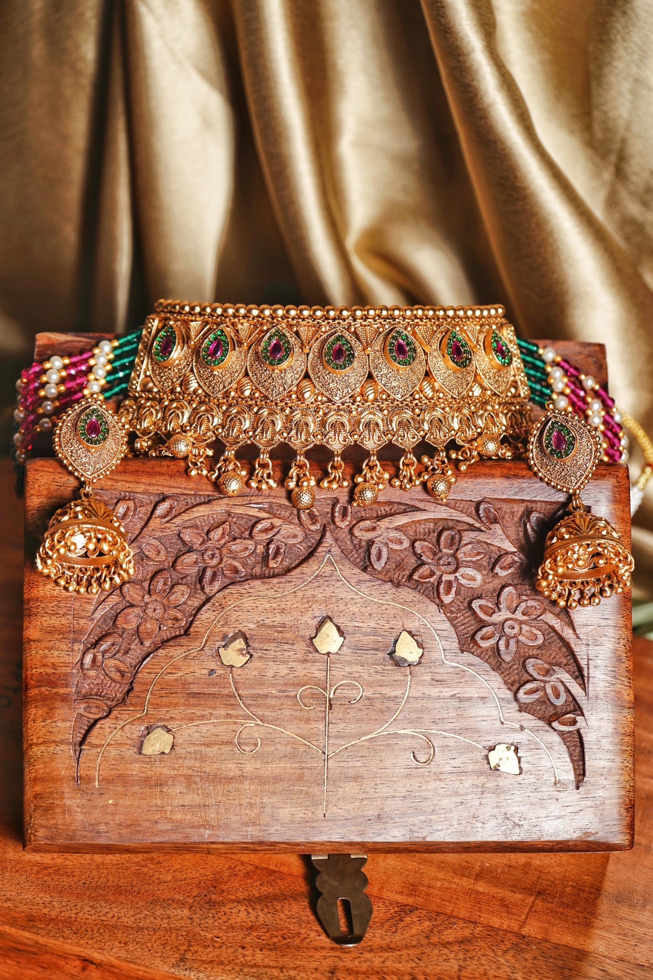 Oval Designer choker set - Chaandi Rivaaz