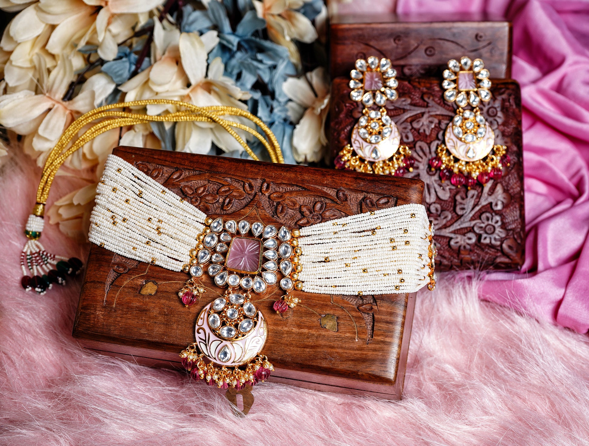 Nayaab Pearl Choker set - Chaandi Rivaaz