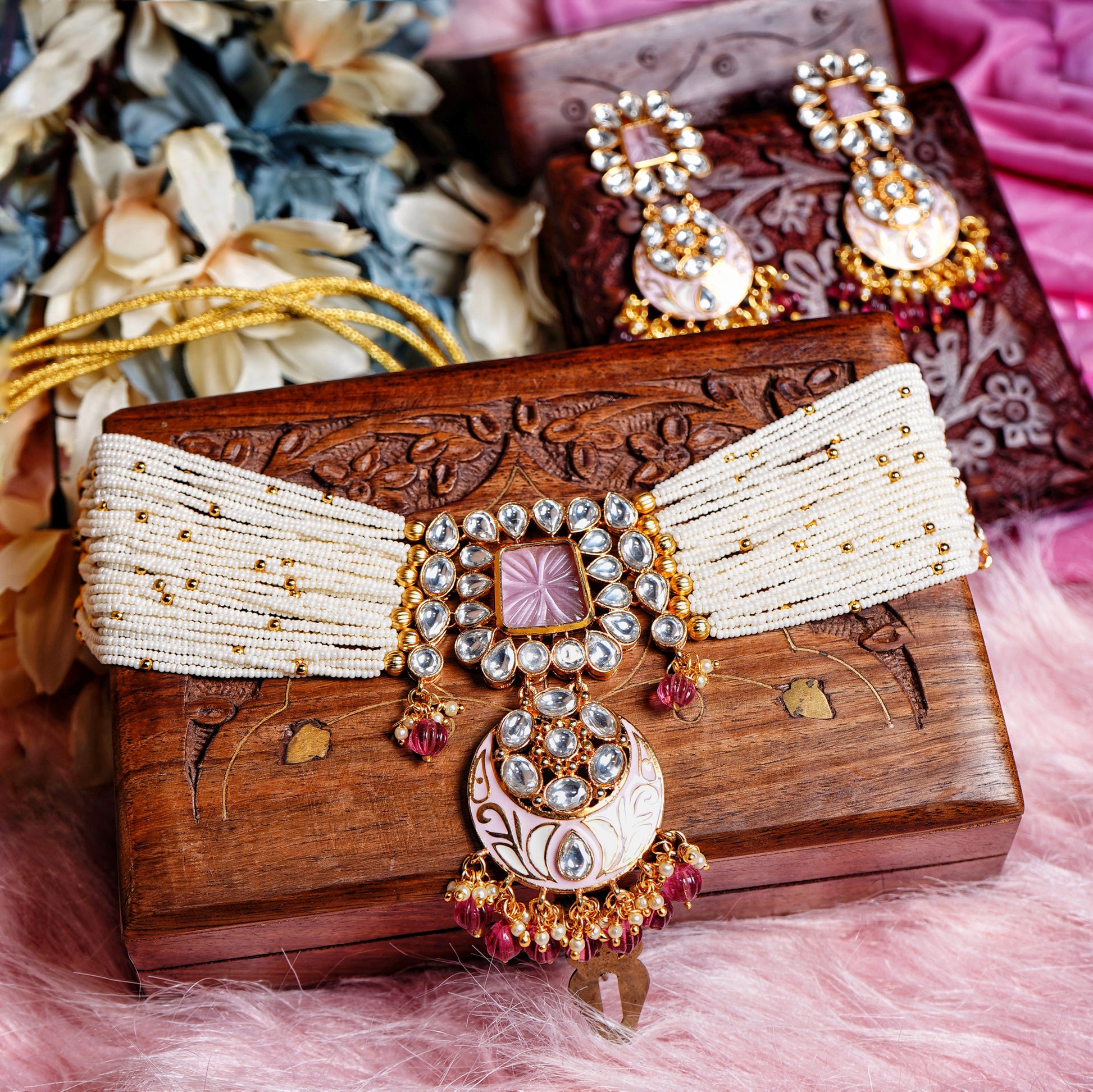 Nayaab Pearl Choker set - Chaandi Rivaaz
