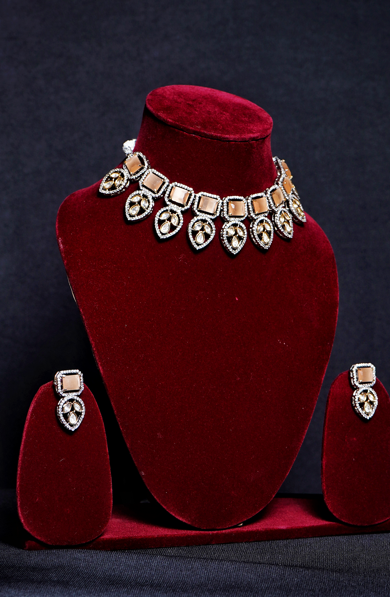Beautiful Leaf Kundan Designer Set - Chaandi Rivaaz