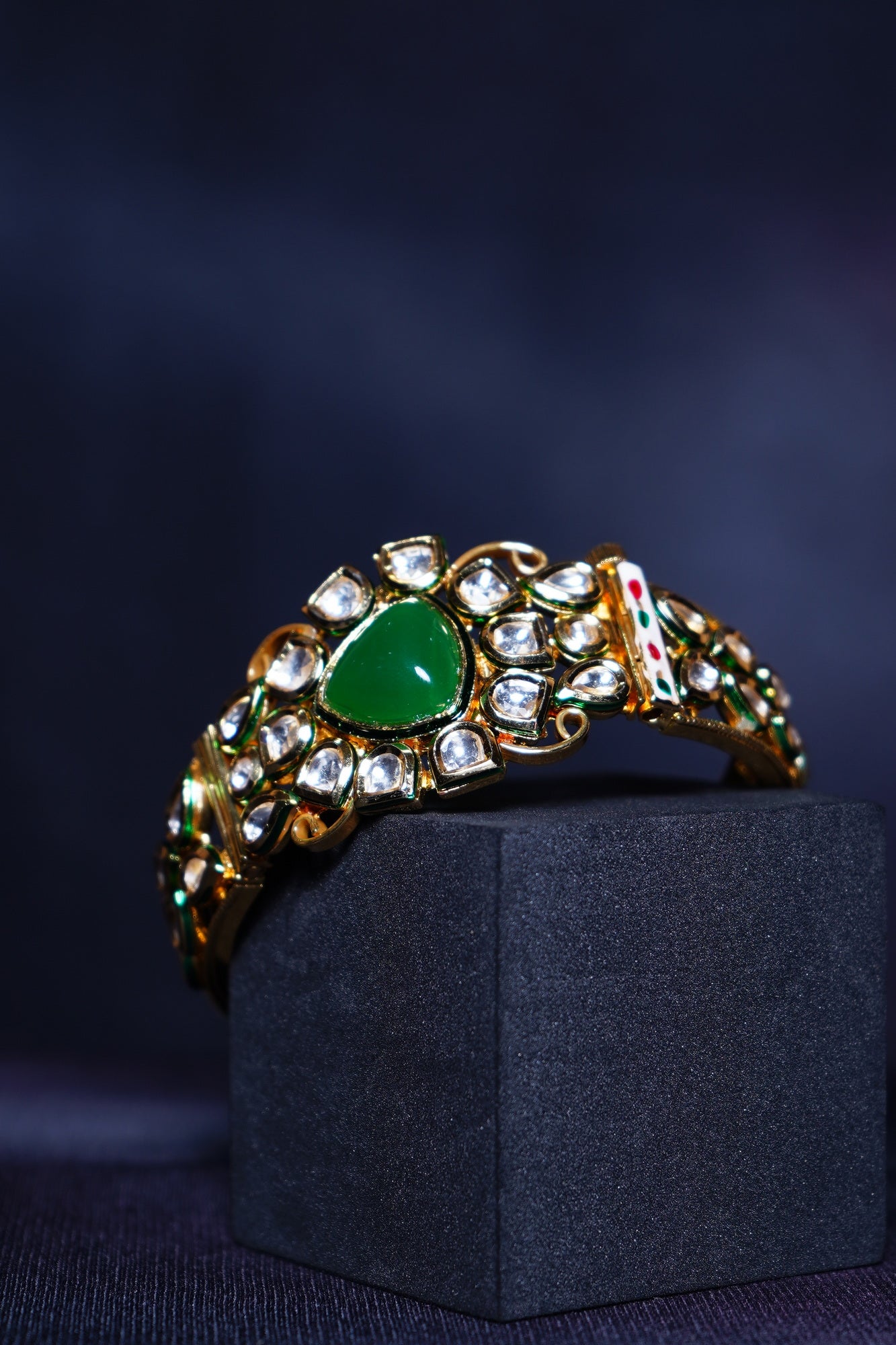 Esha ’s Triangle shaped Kundan Bracelets - Chaandi Rivaaz