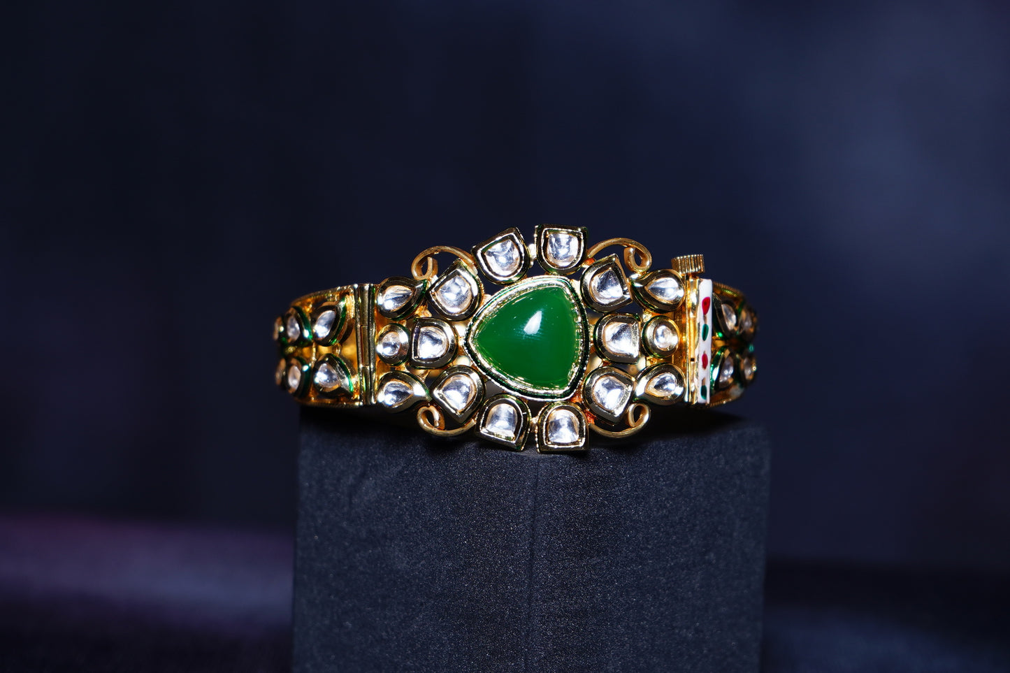 Esha ’s Triangle shaped Kundan Bracelets - Chaandi Rivaaz