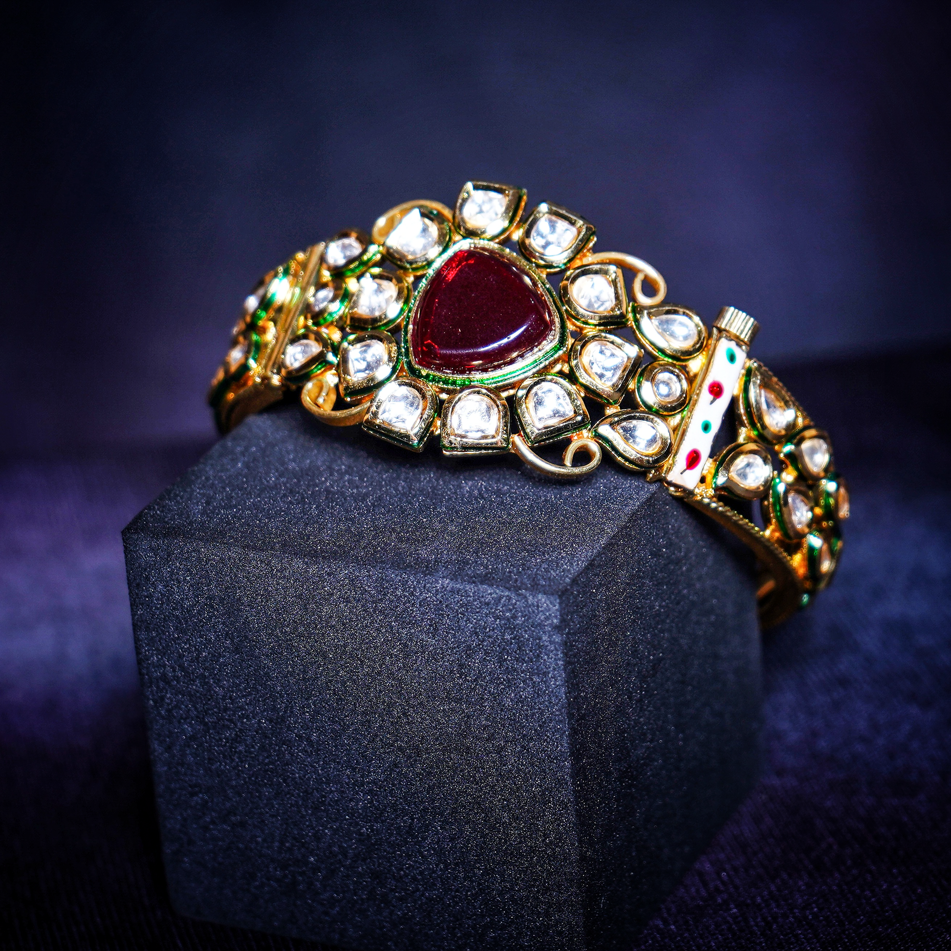 Esha ’s Triangle shaped Kundan Bracelets - Chaandi Rivaaz