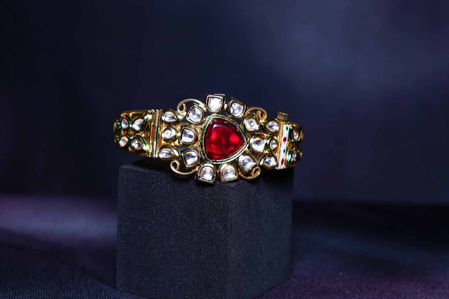 Esha ’s Triangle shaped Kundan Bracelets - Chaandi Rivaaz