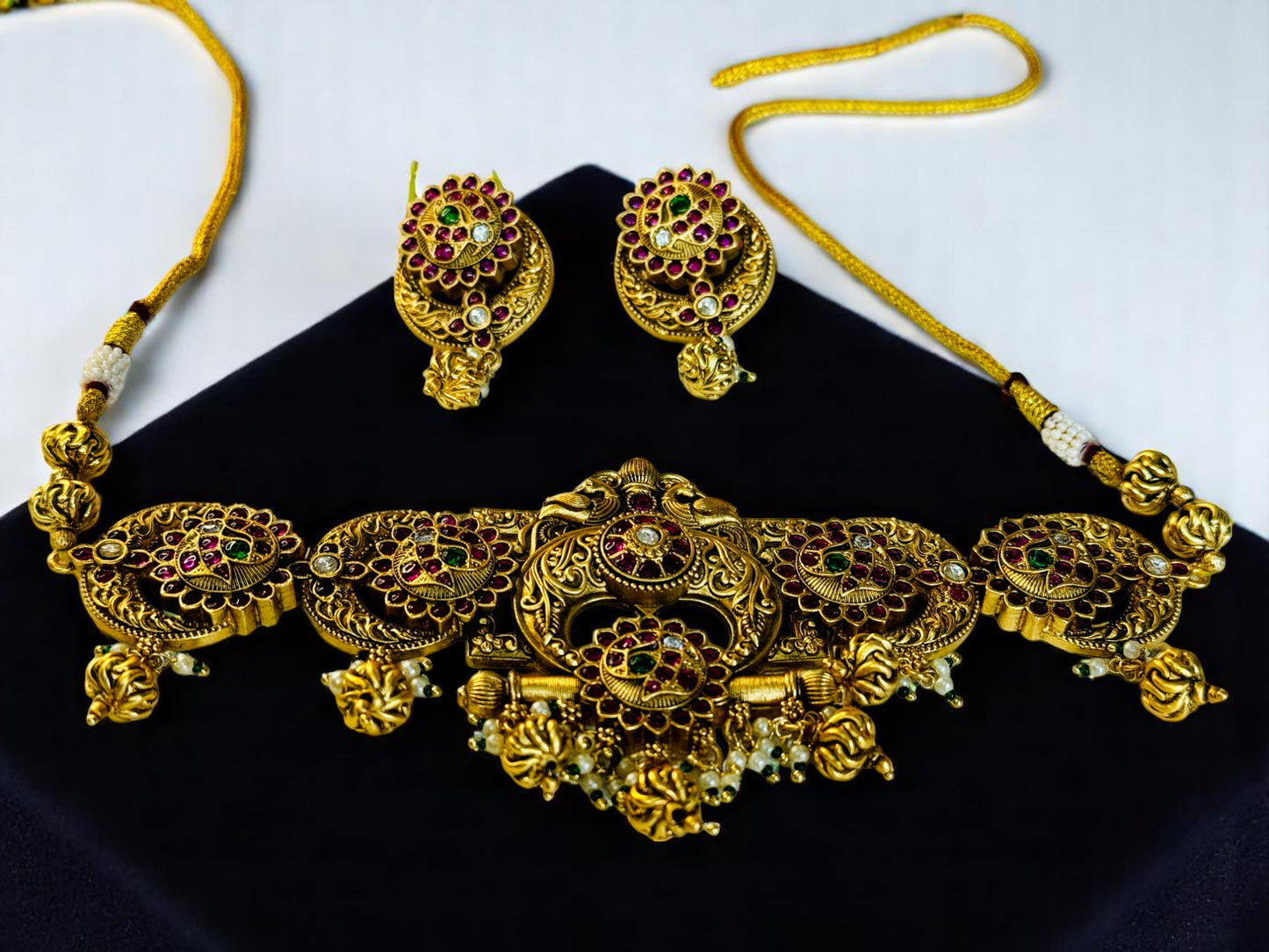 Ayushi's Antique Choker set