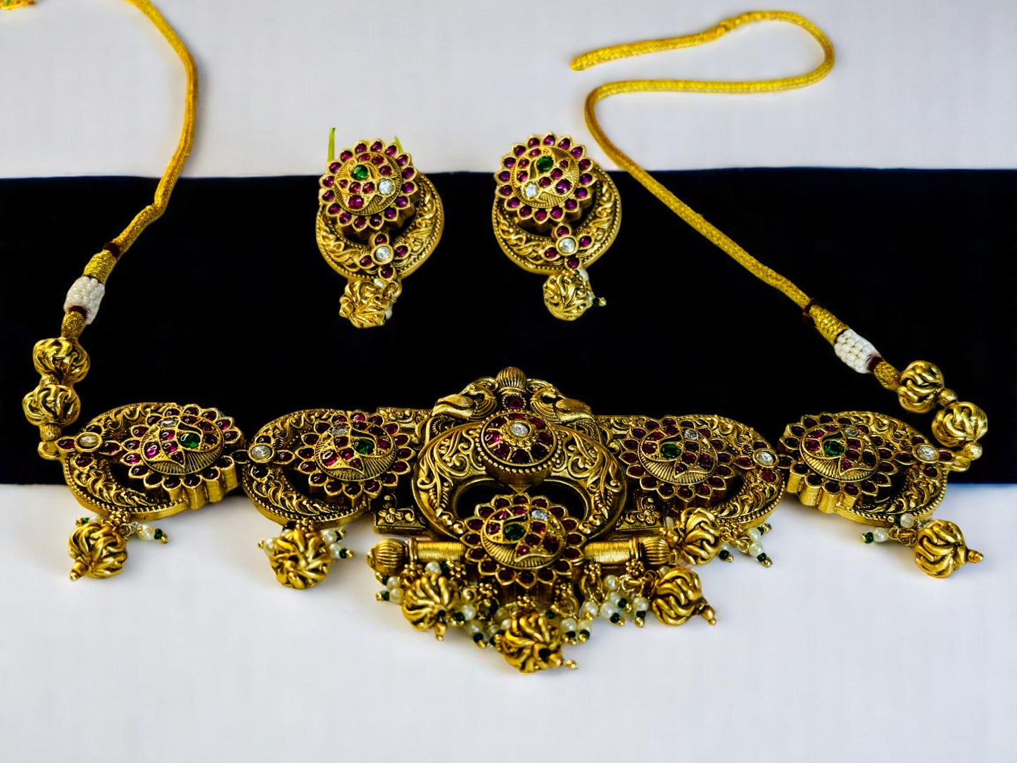 Ayushi's Antique Choker set