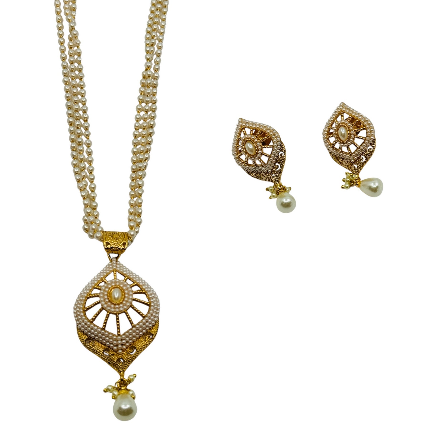Stunning Pearl Pendant set - Chaandi Rivaaz