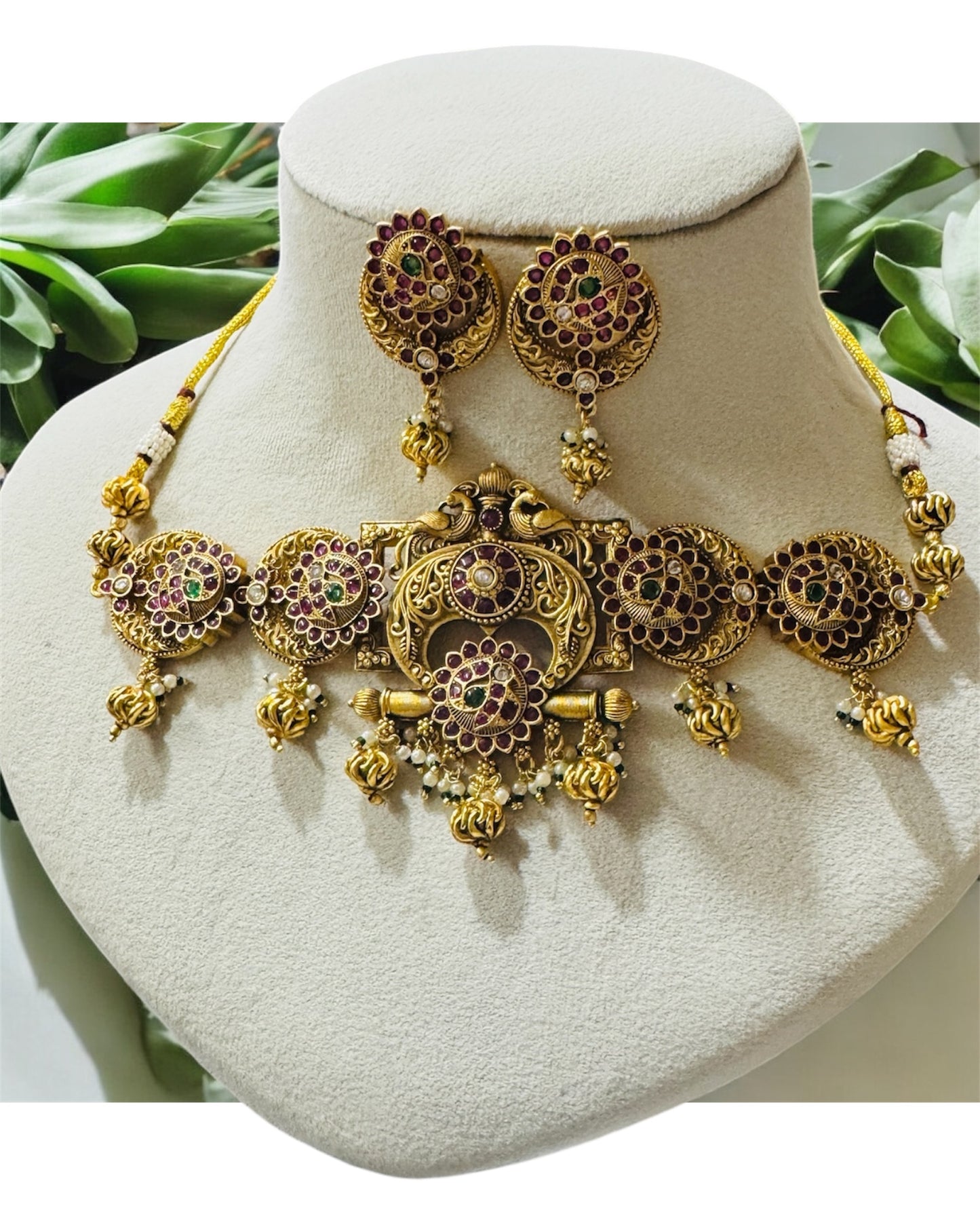 Ayushi's Antique Choker set