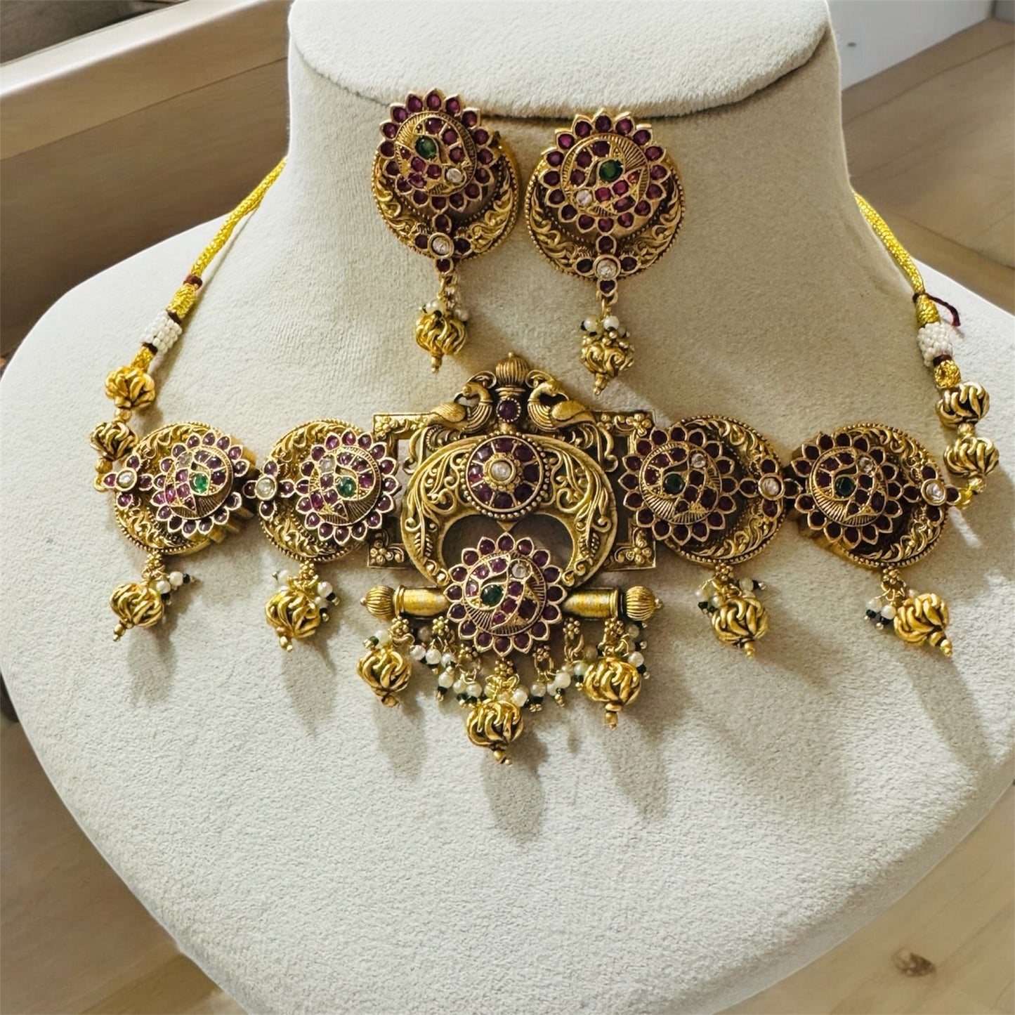 Ayushi's Antique Choker set