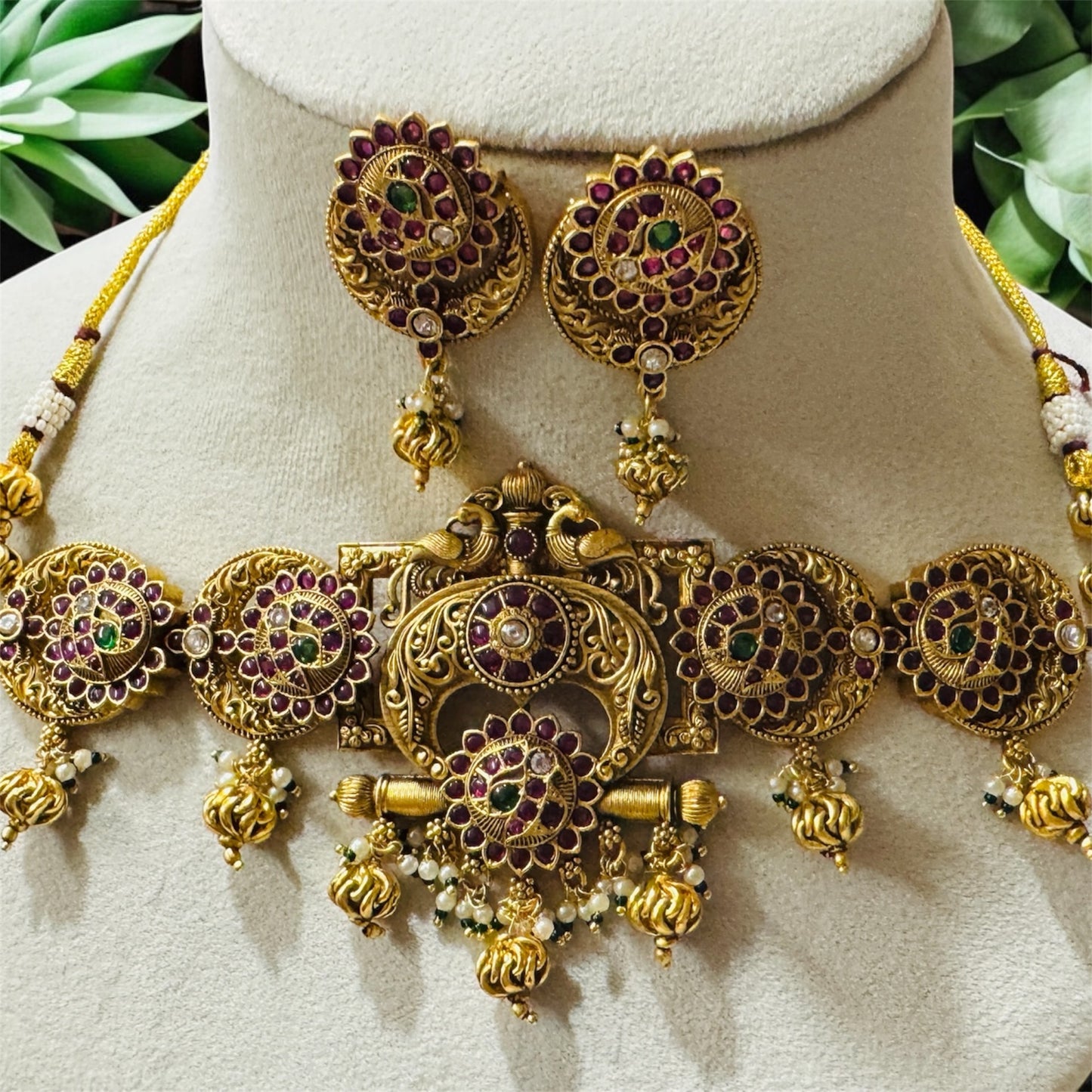 Ayushi's Antique Choker set