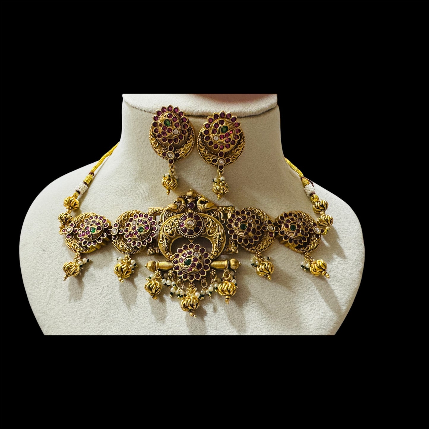 Ayushi's Antique Choker set