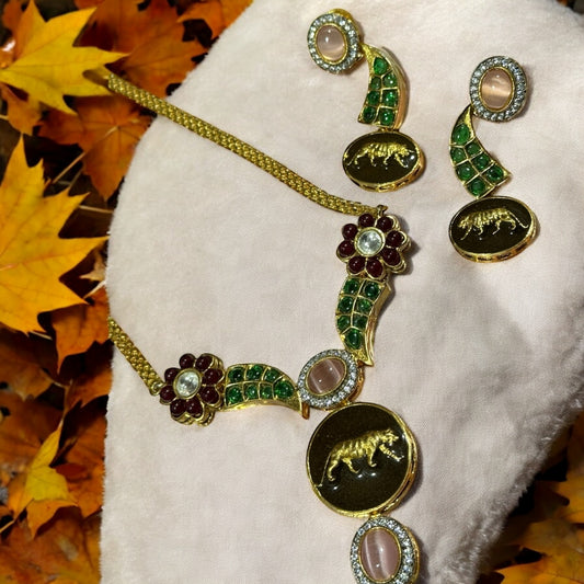 Elegant Sabyasachi Inspired Pendent Set