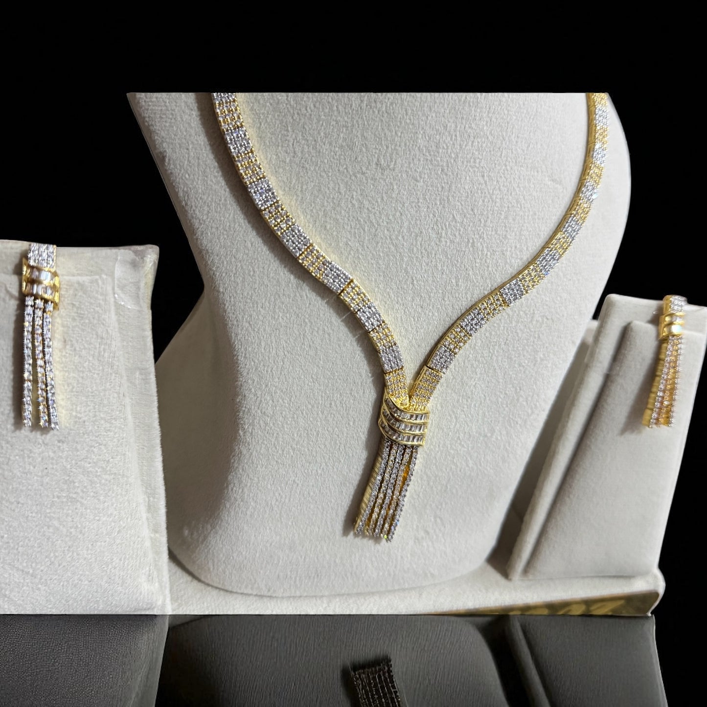 Beautiful V-Diamond Luxe set