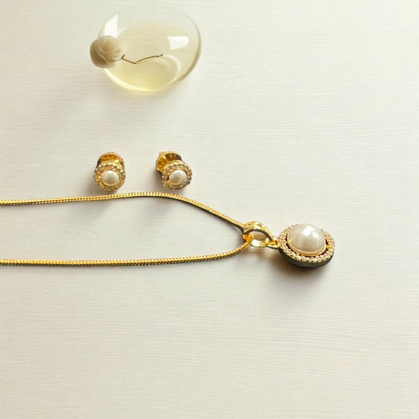 Pearl Studded Pendent set