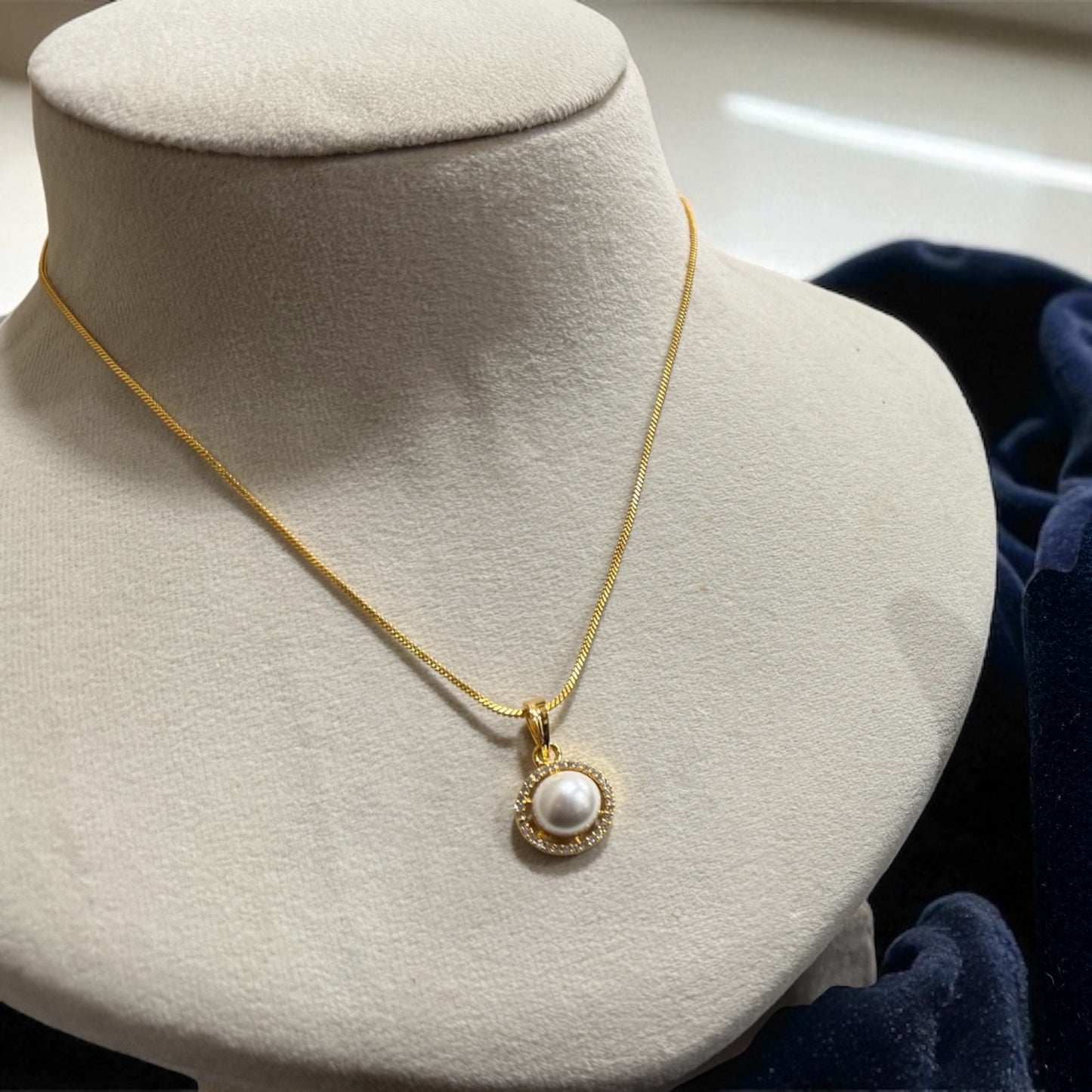 Pearl Studded Pendent set