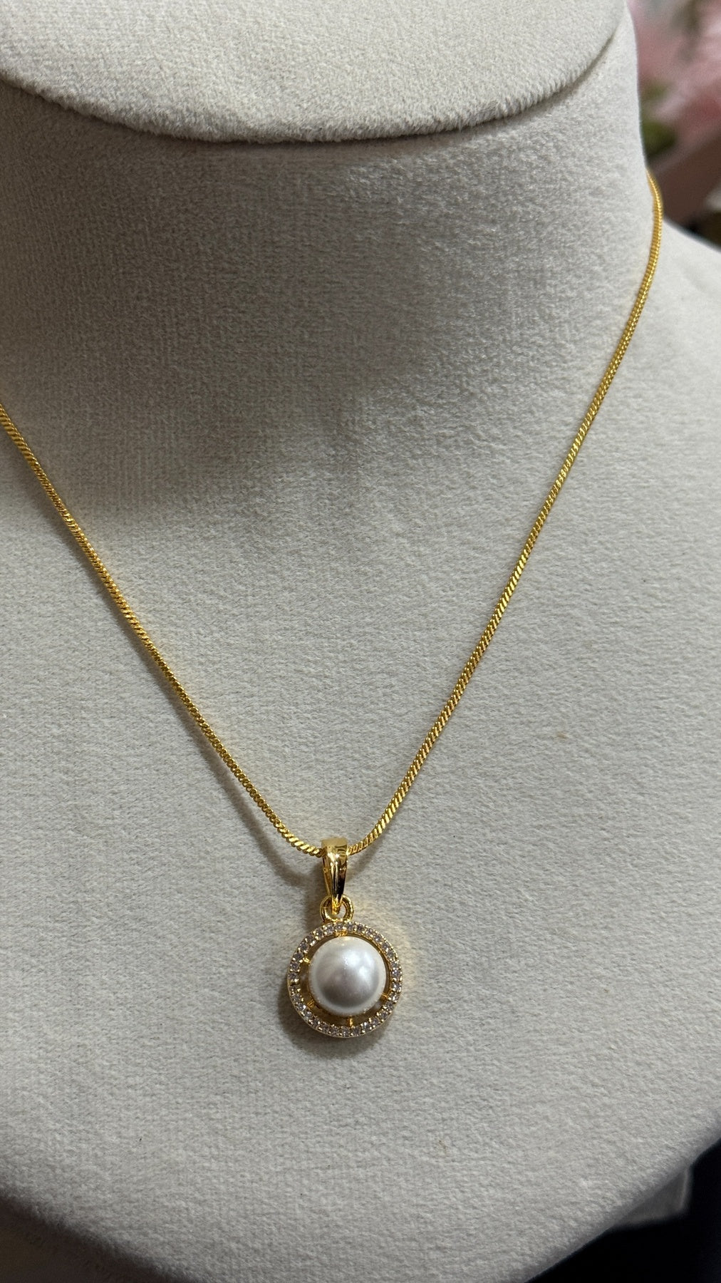 Pearl Studded Pendent set