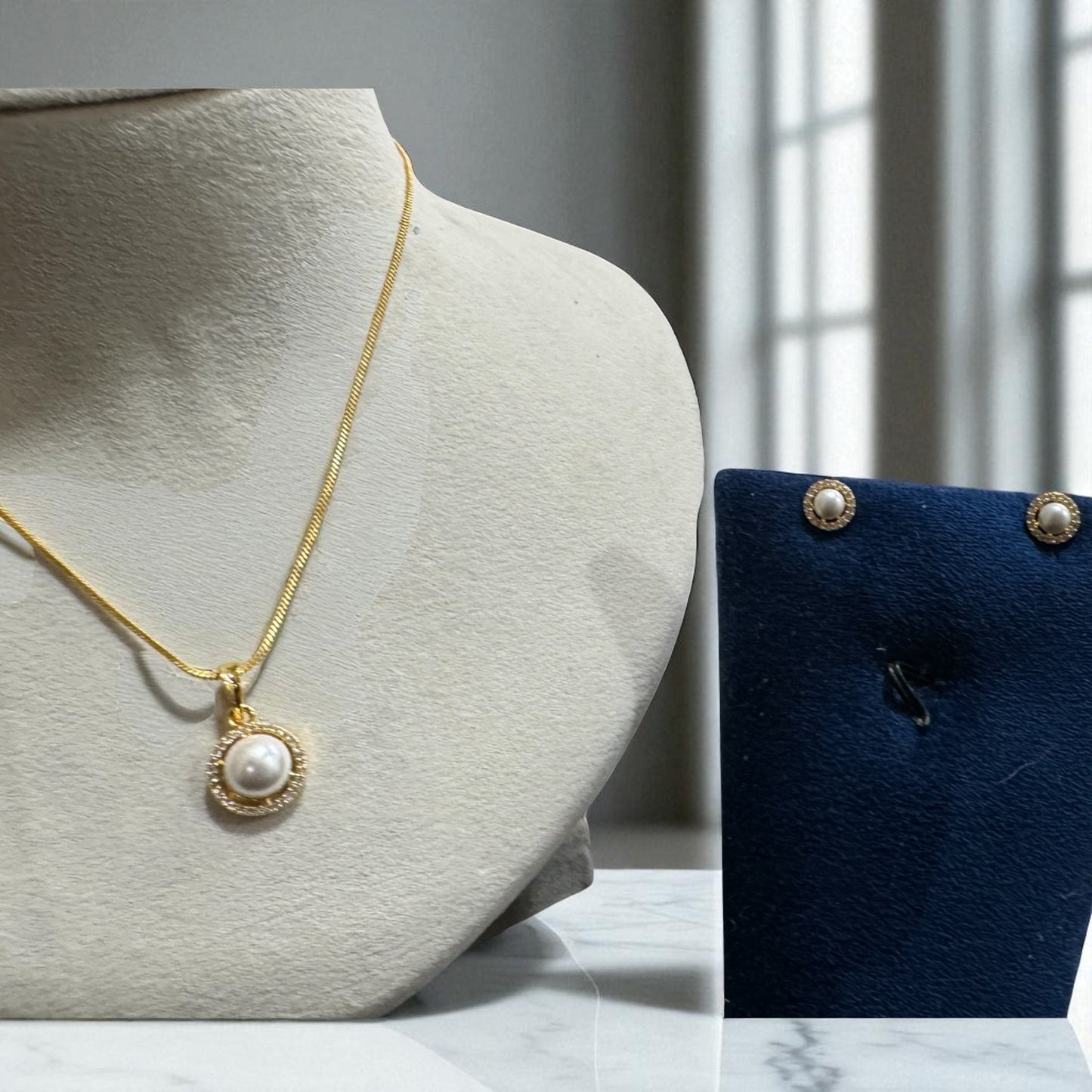 Pearl Studded Pendent set