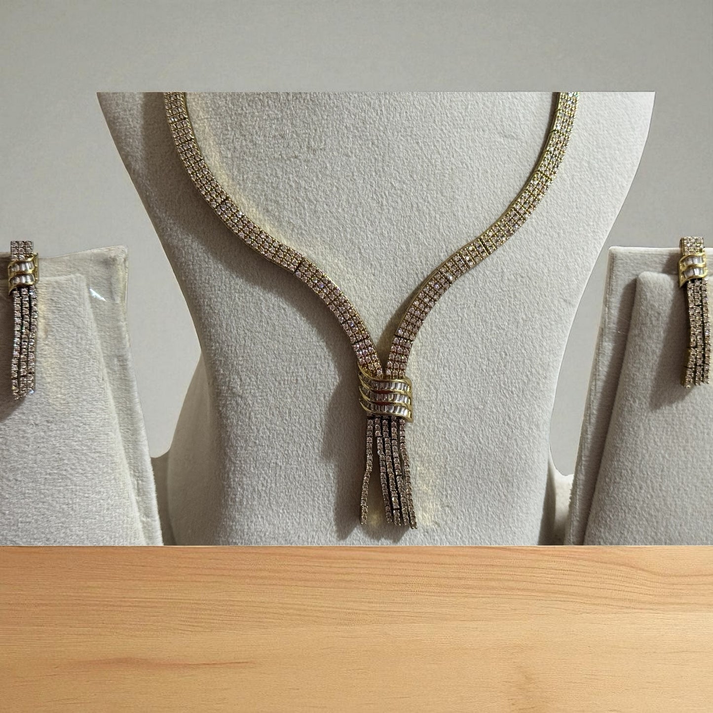 Beautiful V-Diamond Luxe set