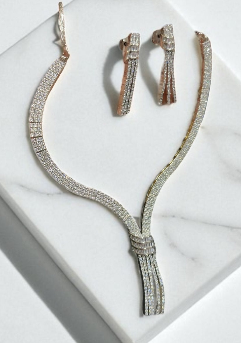 Beautiful V-Diamond Luxe set