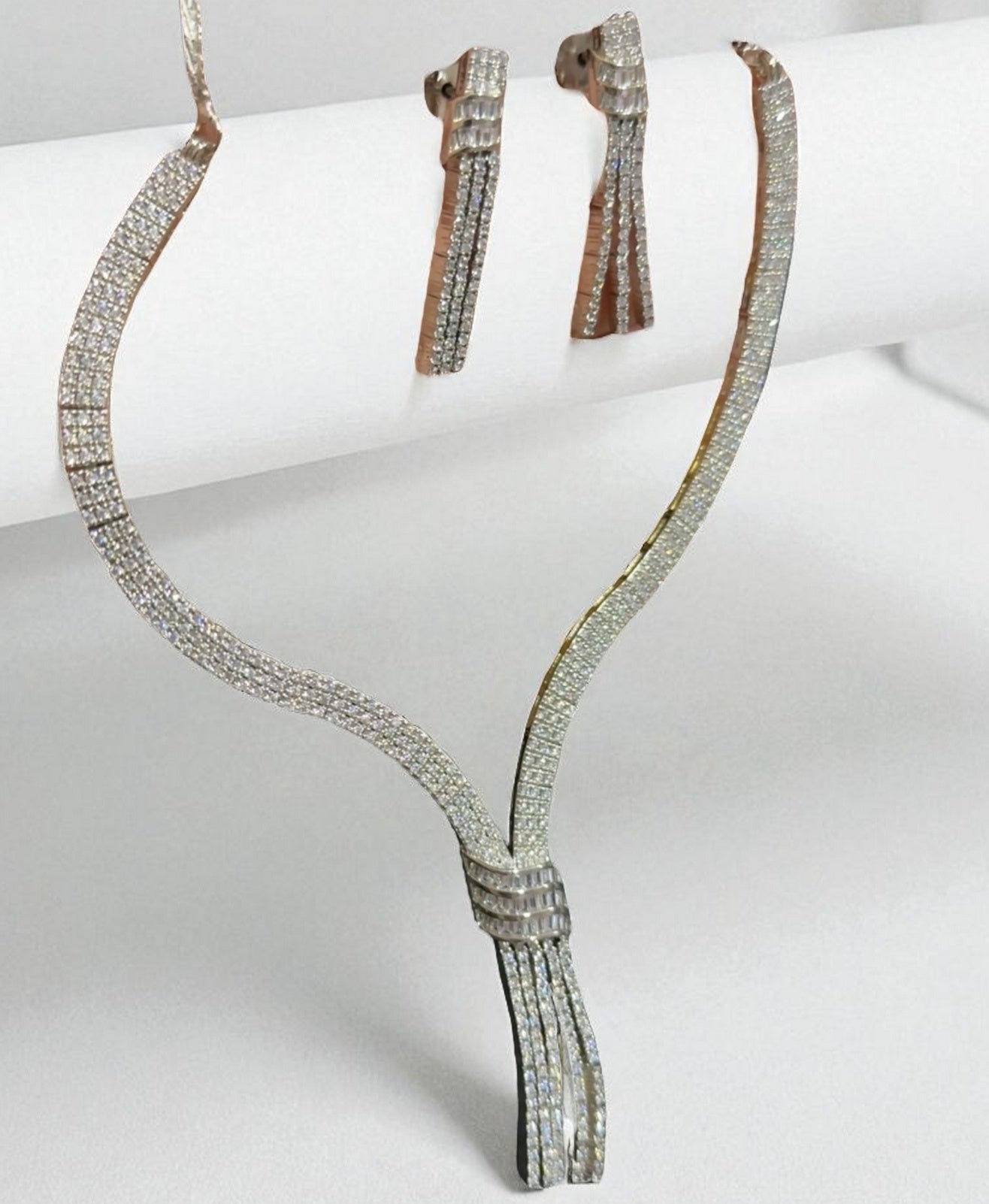 Beautiful V-Diamond Luxe set