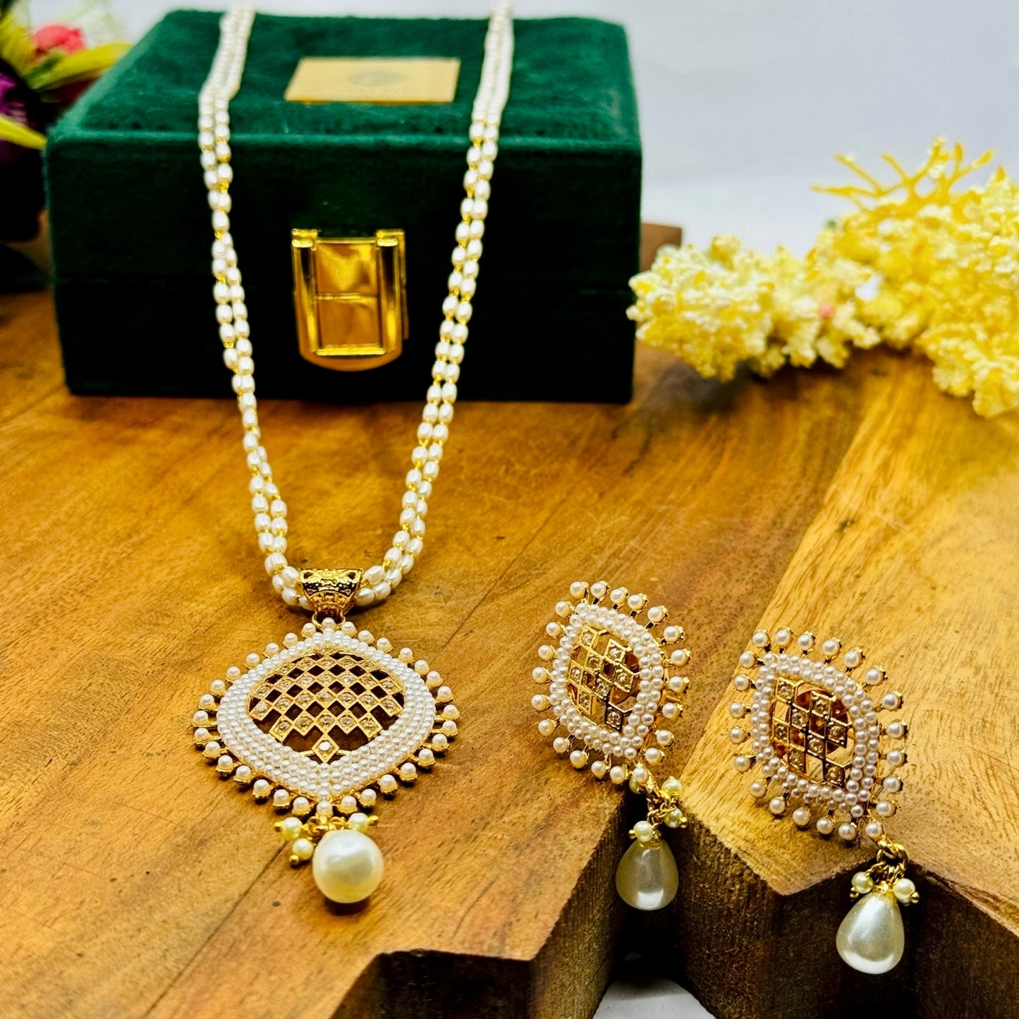 Beautiful Pearl Designer Pendant Set - Chaandi Rivaaz