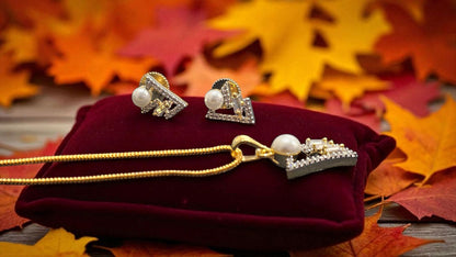 Elegant Diamond Pendant set