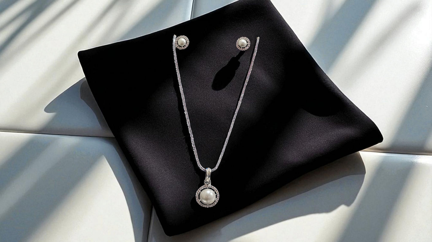 Pearl Studded Pendent set