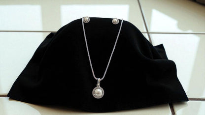Pearl Studded Pendent set
