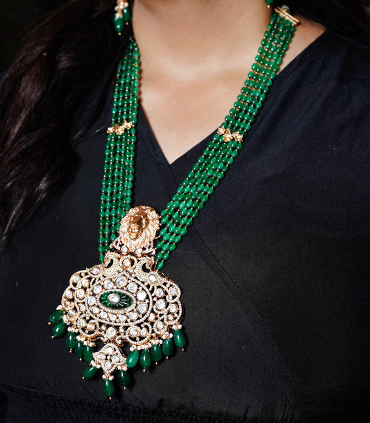 Beautiful Lion - Figurine Necklace set