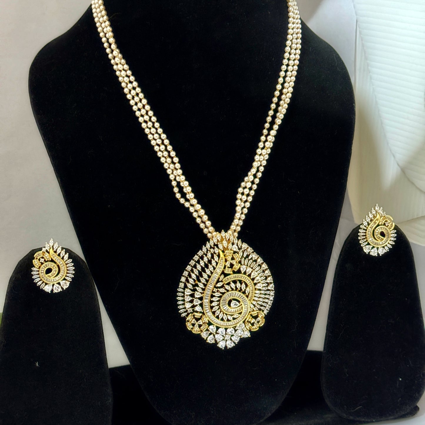 Nancy's Diamond Pendant set - Chaandi Rivaaz