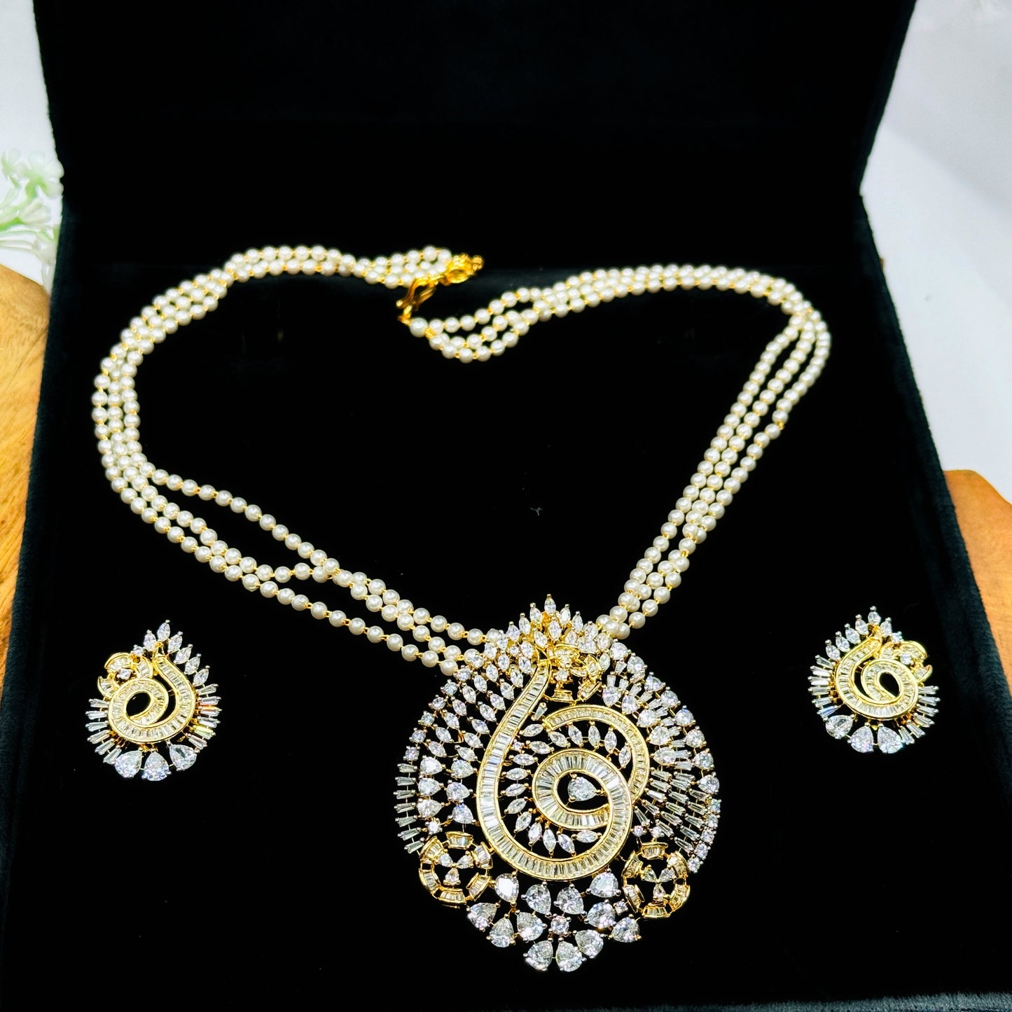 Nancy's Diamond Pendant set - Chaandi Rivaaz