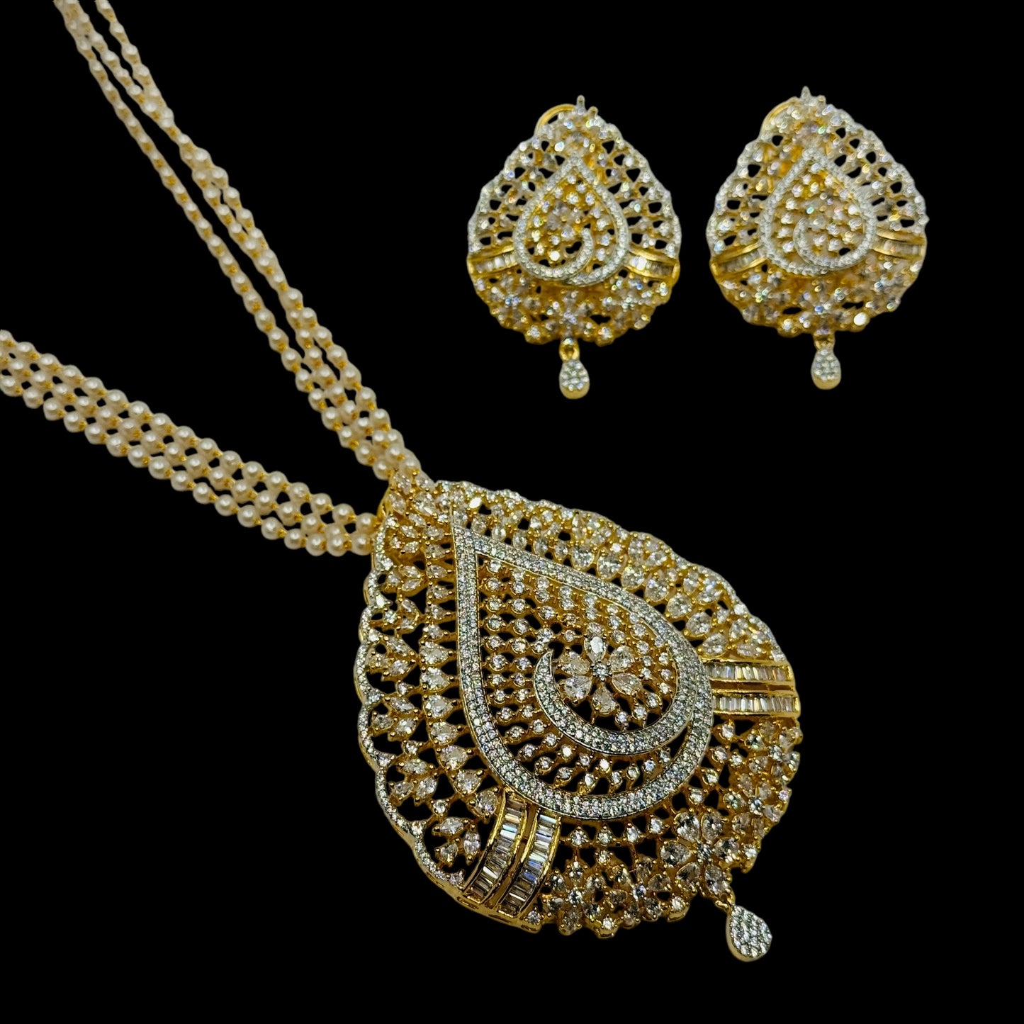 Radha's Designer Diamond Set - Chaandi Rivaaz