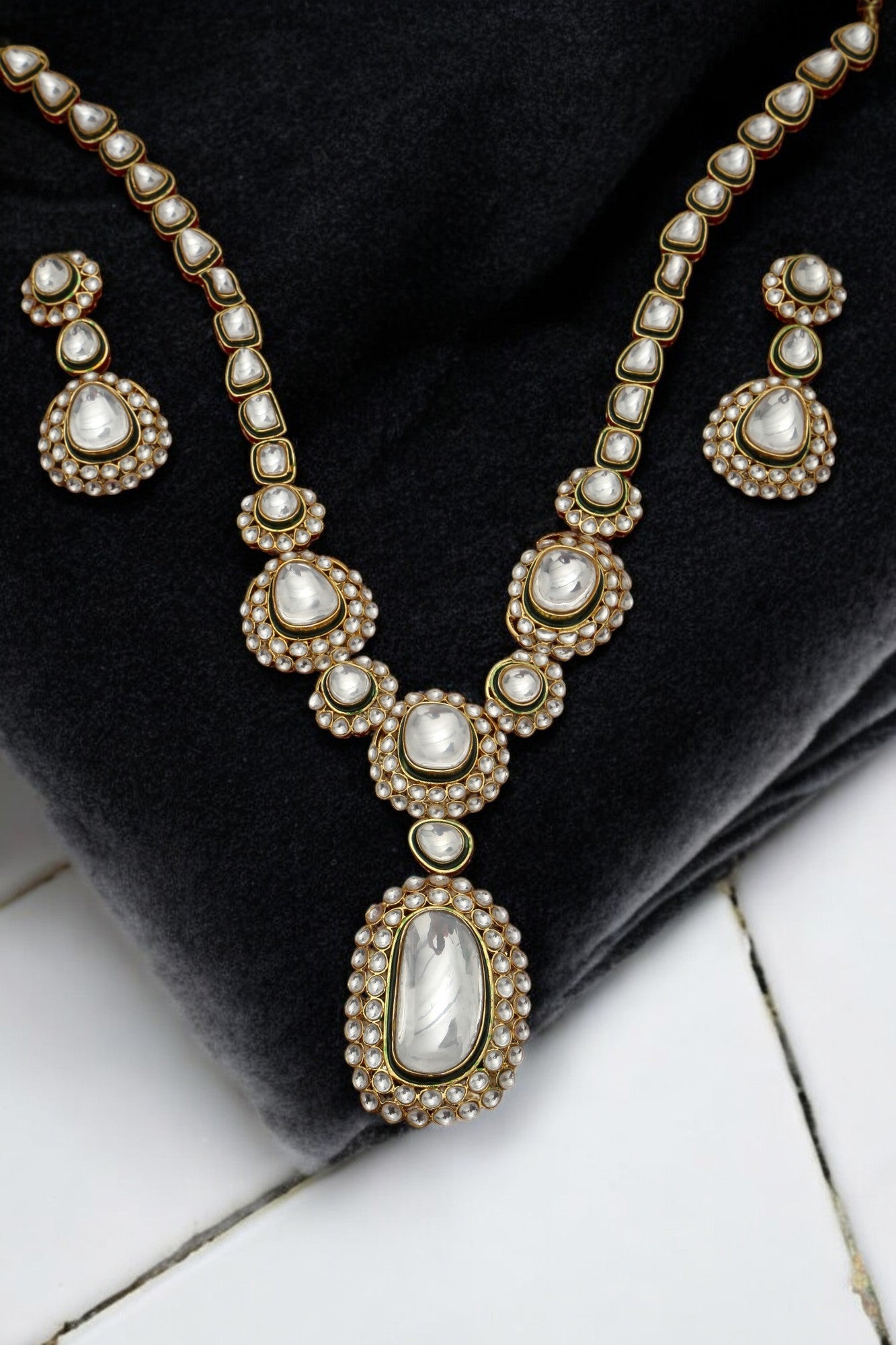 Beautiful Kundan Necklace set