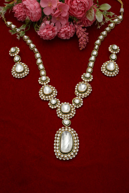 Beautiful Kundan Necklace set