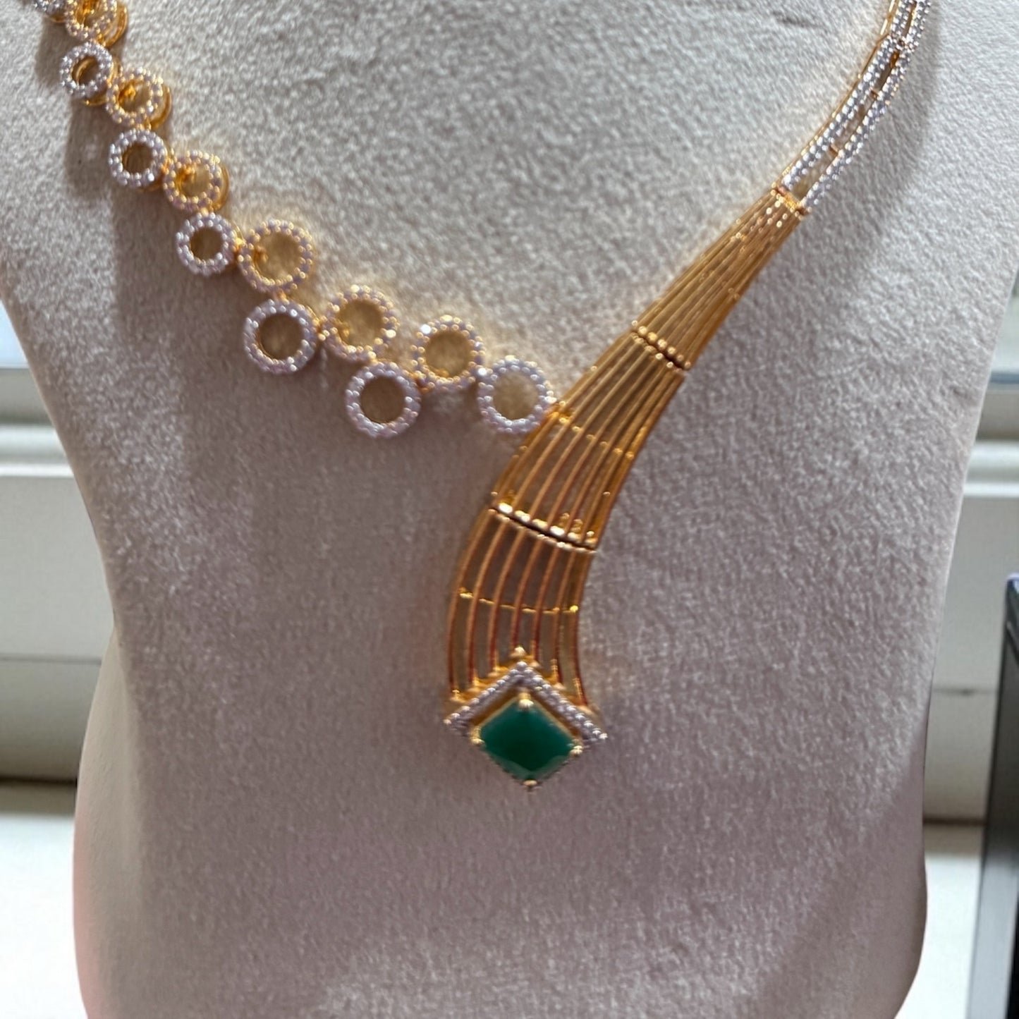 V Designer Necklace set