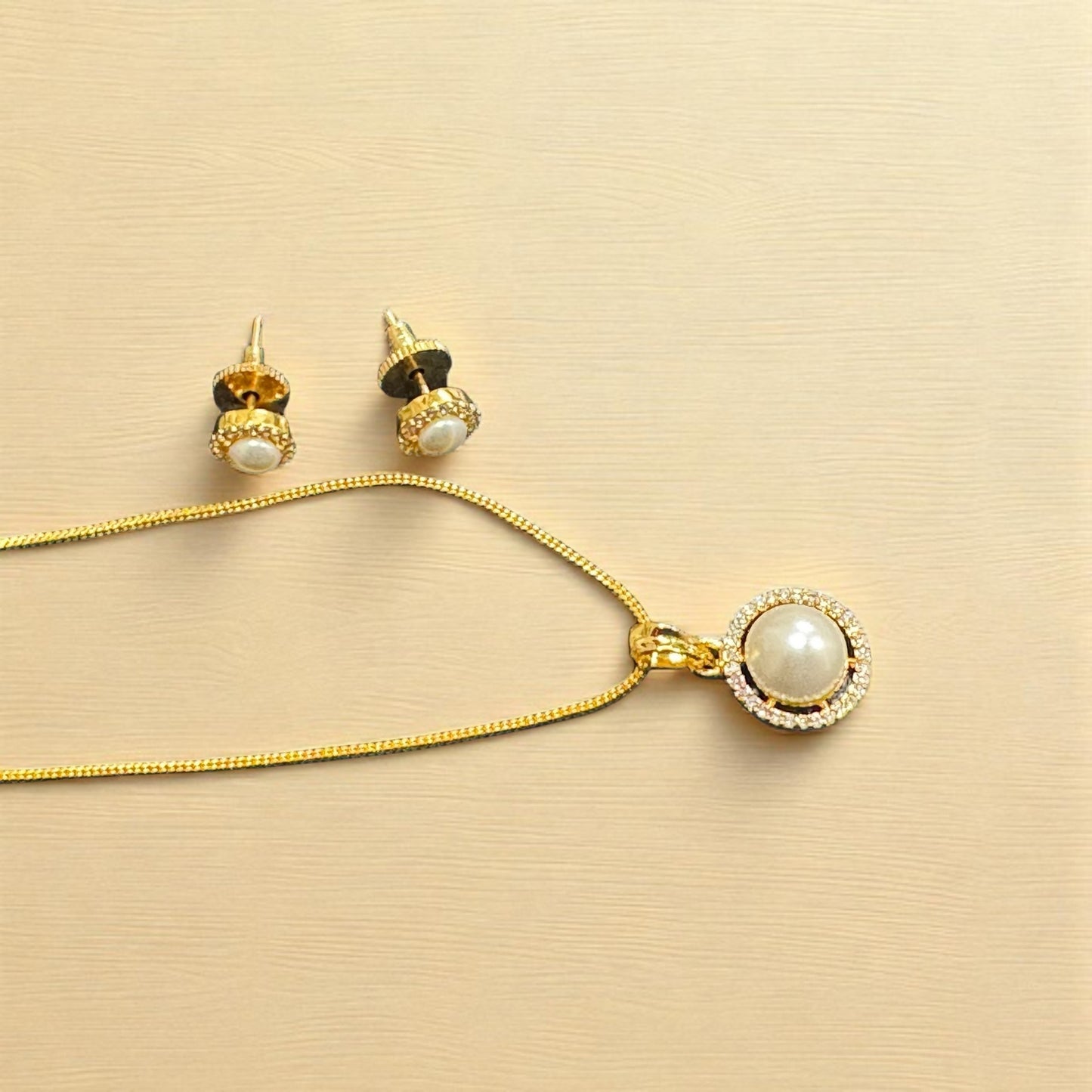 Pearl Studded Pendent set