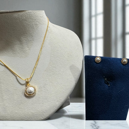 Pearl Studded Pendent set